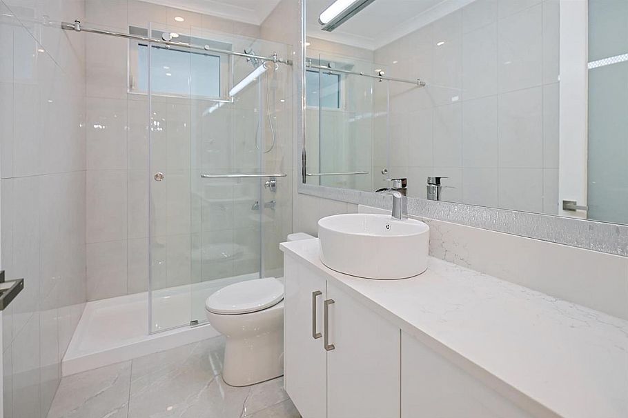 2984 Kitchener Street Vancouver, BC - 9