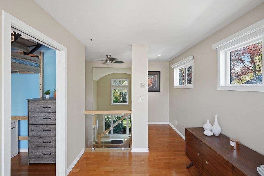 1867 W 11th Avenue Vancouver, BC - 4