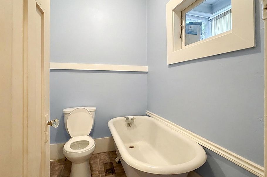 2354 E 33rd Avenue Vancouver, BC - 15