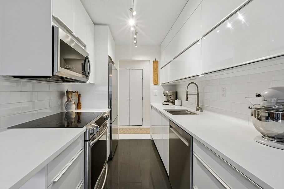 402 555 W 28th Street North Vancouver, BC - 12