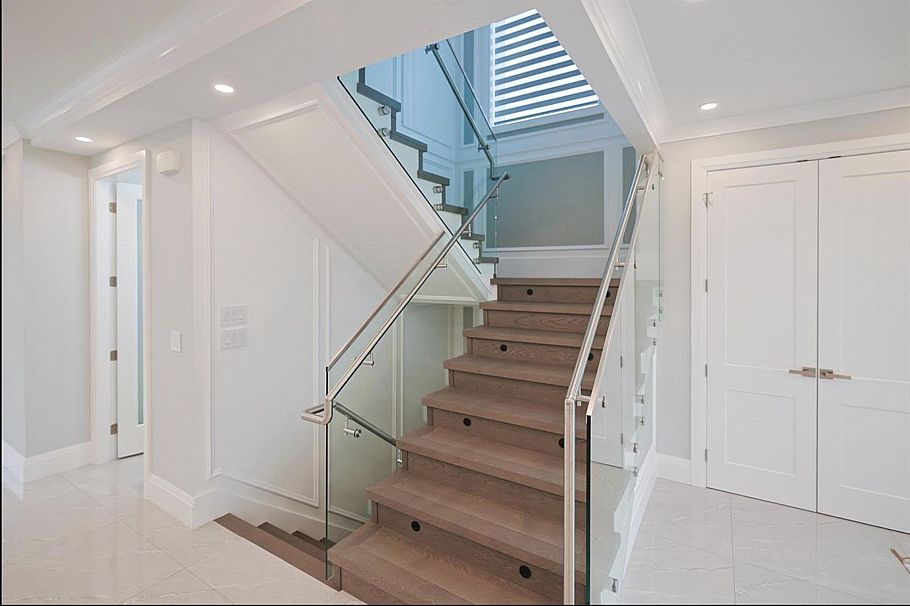 2984 Kitchener Street Vancouver, BC - 7