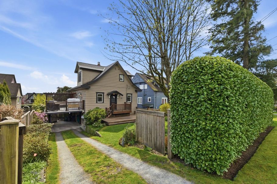 424 E Keith Road North Vancouver, BC - 37