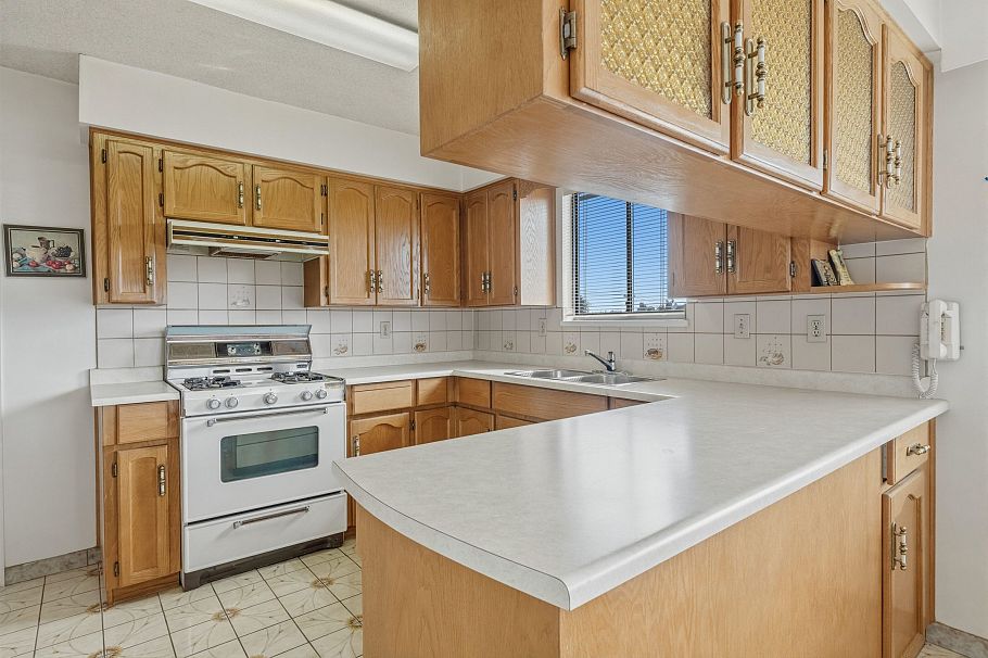 2693 E Georgia Street Vancouver, BC - 10