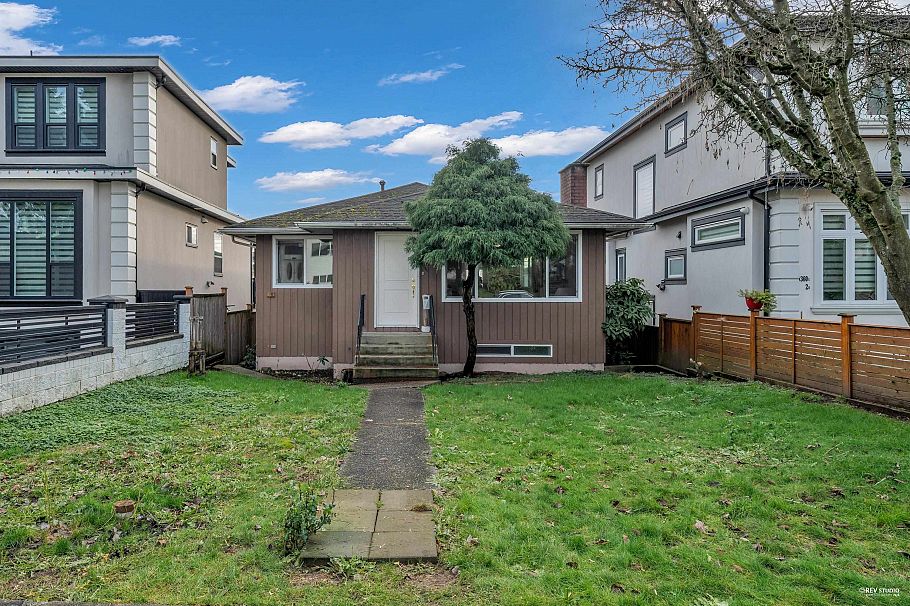 1362 E 60th Avenue Vancouver, BC - 31