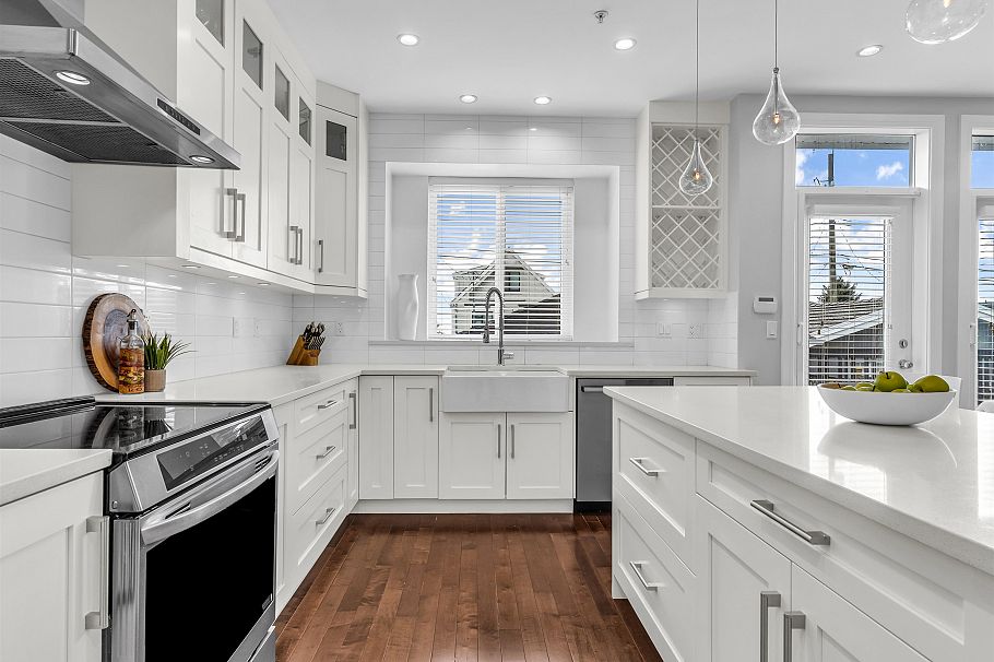 66 E 57th Avenue Vancouver, BC - 8