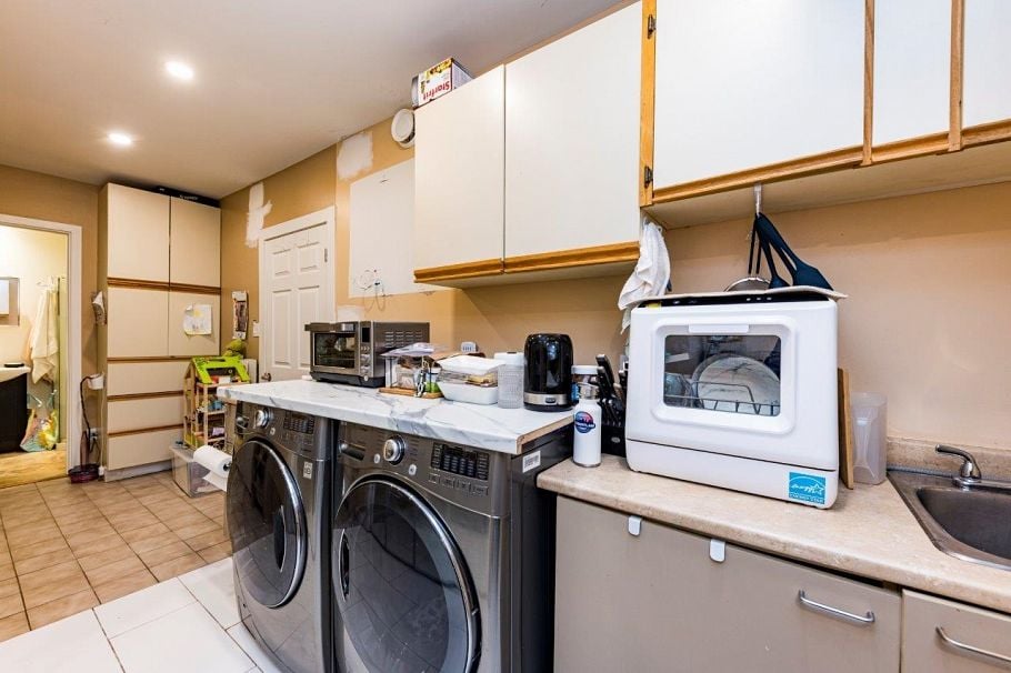 2094 Viewlynn Drive North Vancouver, BC - 14