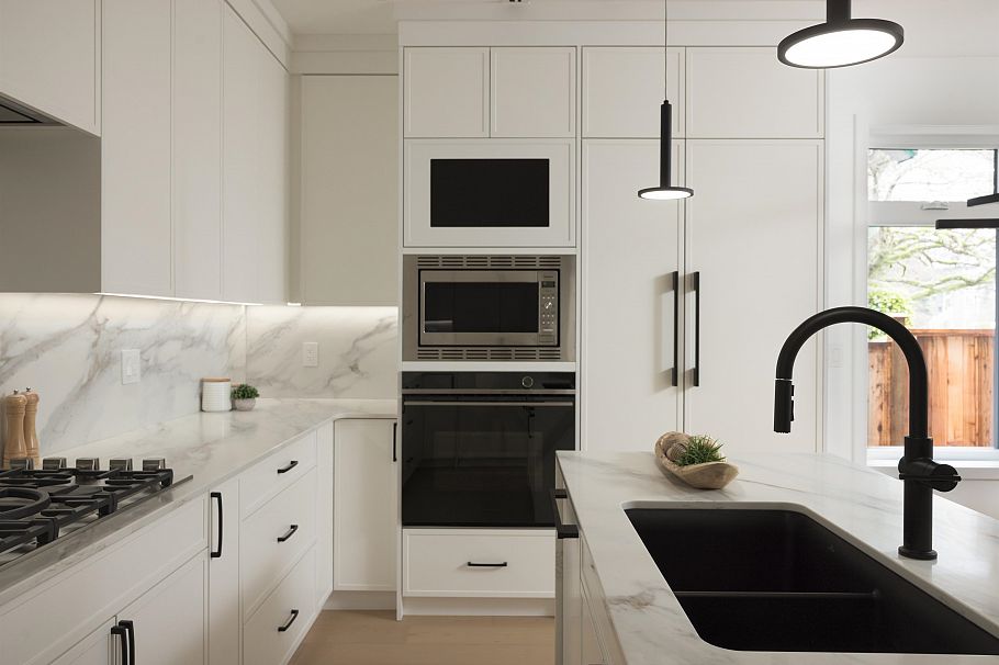 1 419 W 23rd Avenue Vancouver, BC - 17