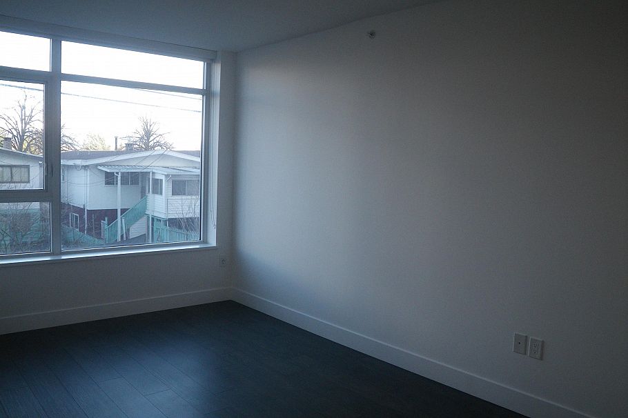 316 2435 Kingsway Vancouver, BC - 4
