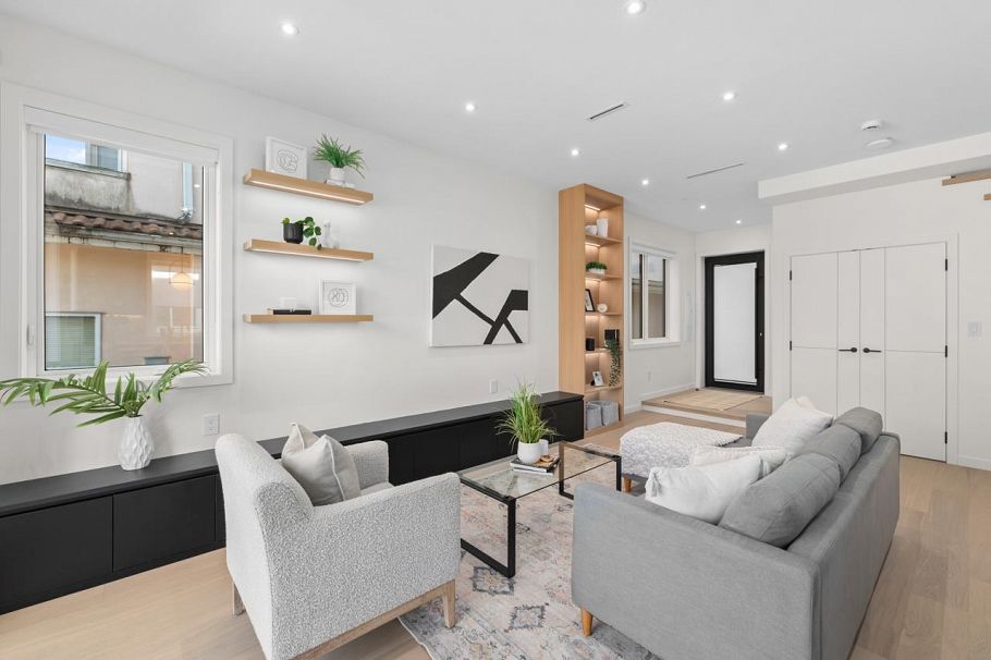 679 W 18th Avenue Vancouver, BC - 4