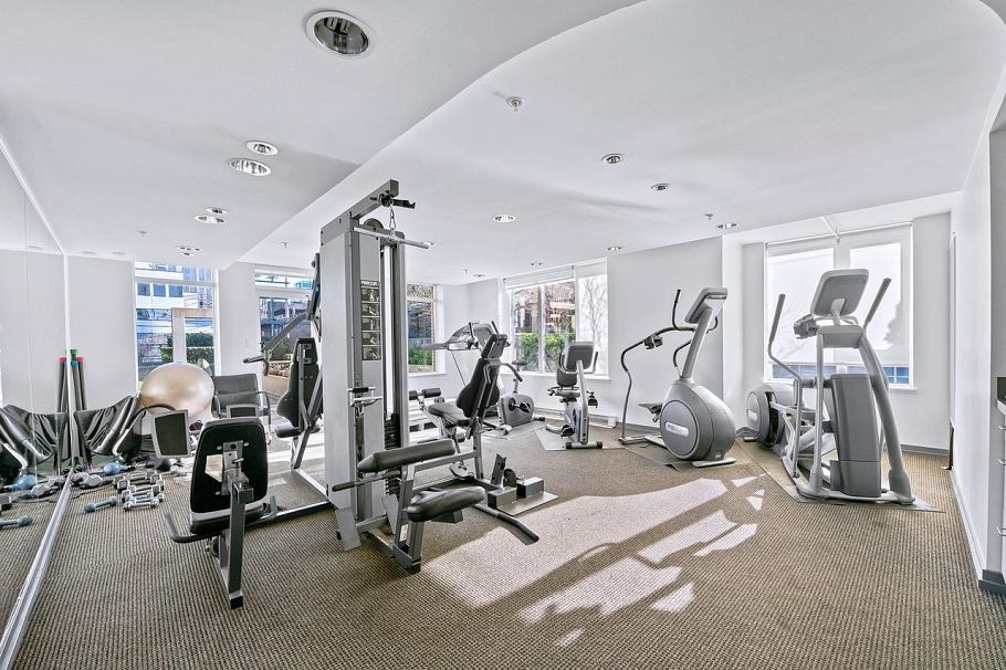 404 1690 W 8th Avenue Vancouver, BC - 8