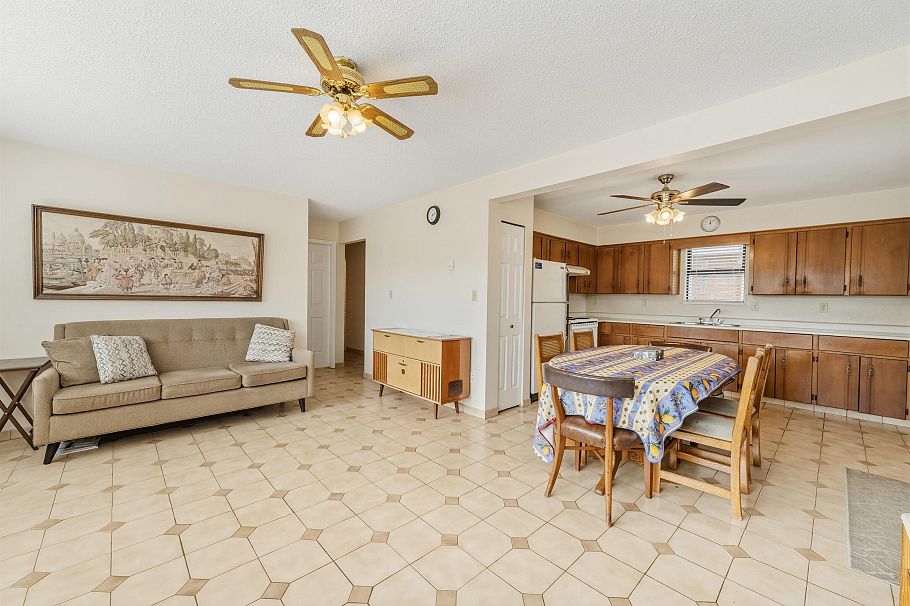 2693 E Georgia Street Vancouver, BC - 22