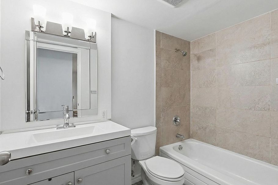 218 2012 FULLERTON AVENUE, North Vancouver BC V7P 3E3 North Vancouver, BC - 10