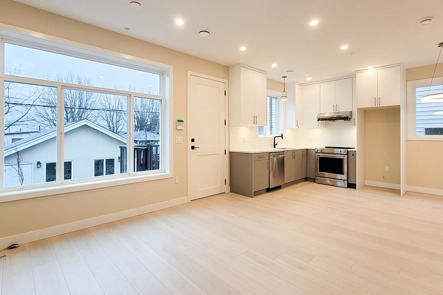 3433 E 23rd Avenue Vancouver, BC - 10