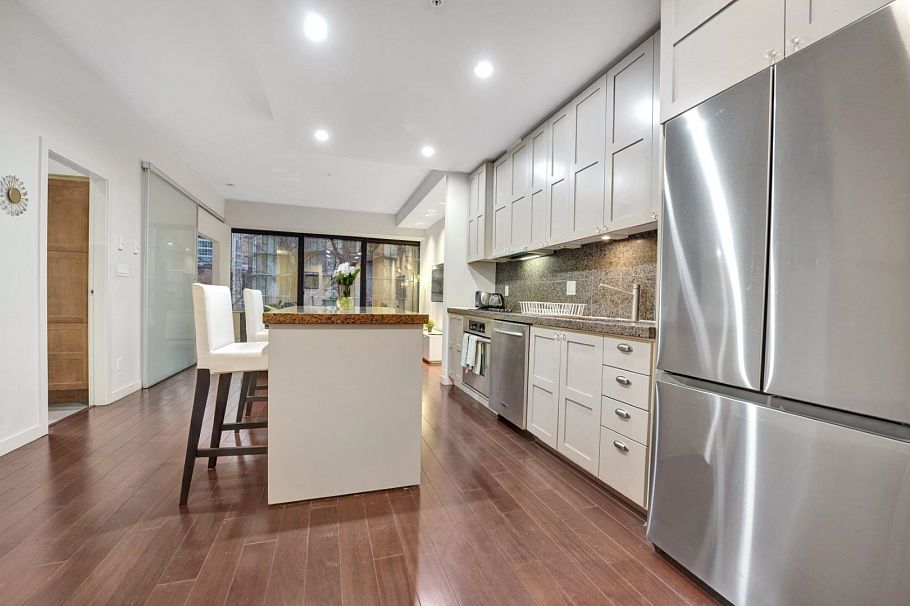 407 1333 W Georgia Street Vancouver, BC - 10
