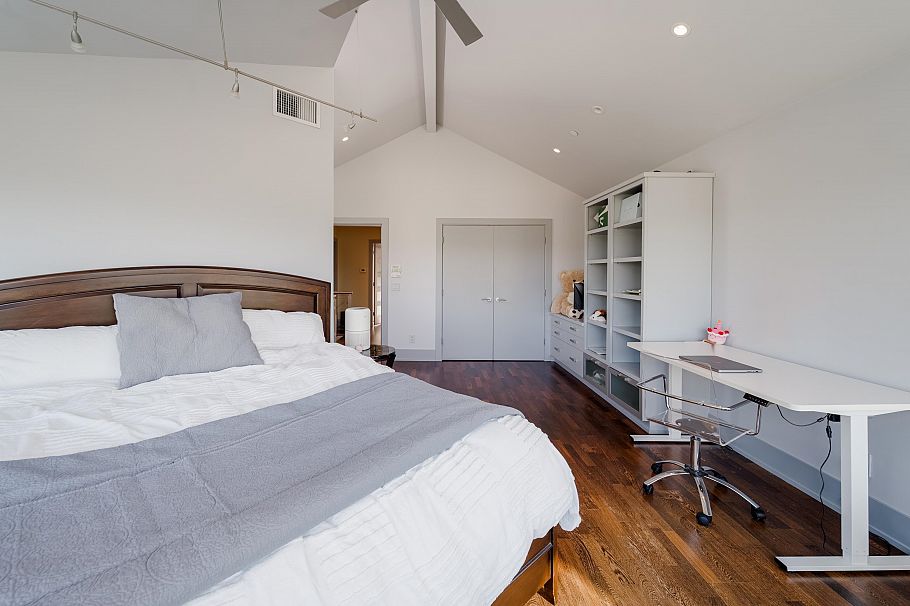 4371 Puget Drive Vancouver, BC - 24