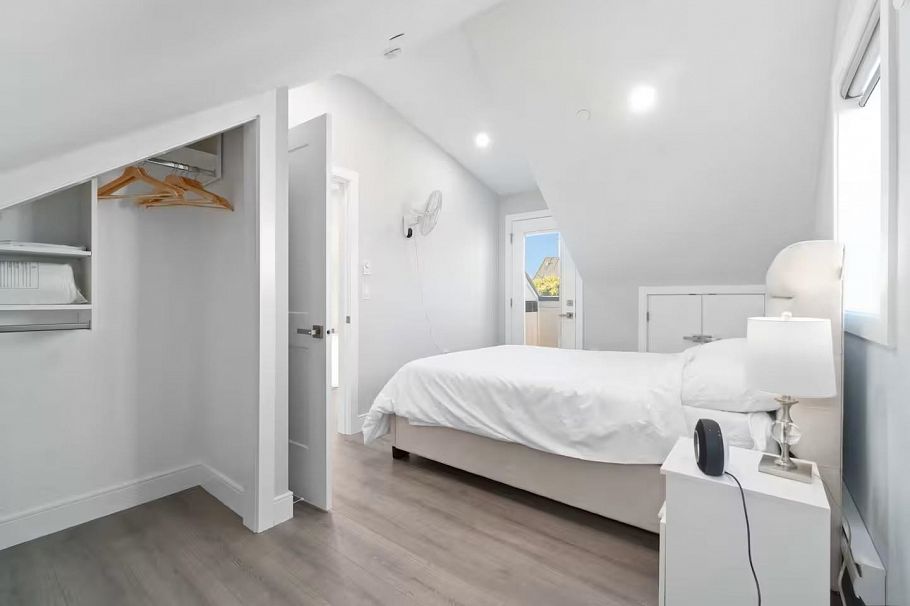 2984 Kitchener Street Vancouver, BC - 21