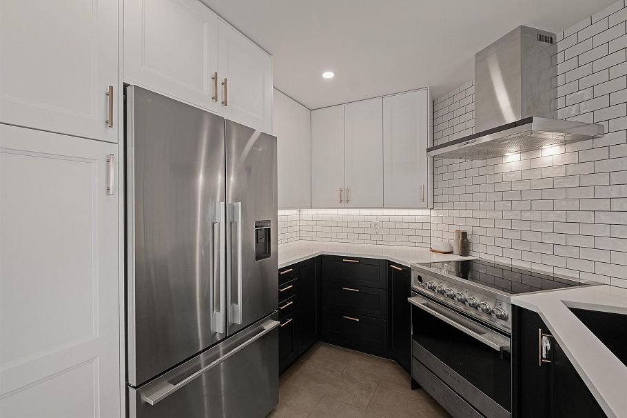 303 408 Lonsdale Avenue North Vancouver, BC - 22