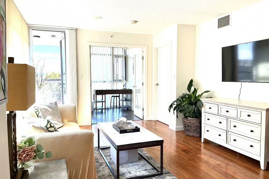 662 2080 W Broadway Vancouver, BC - 2