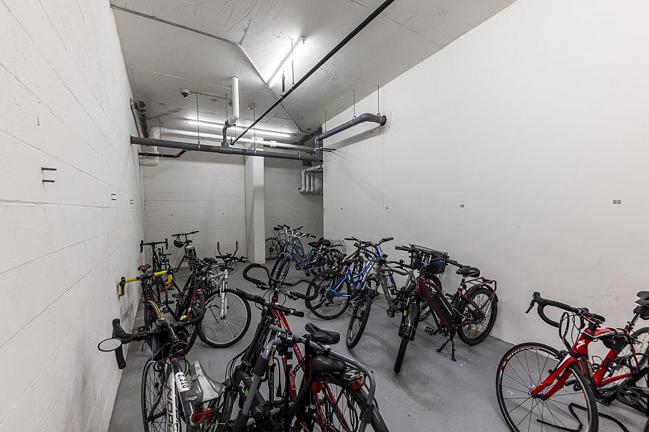 303 185 Victory Ship Way North Vancouver, BC - 26