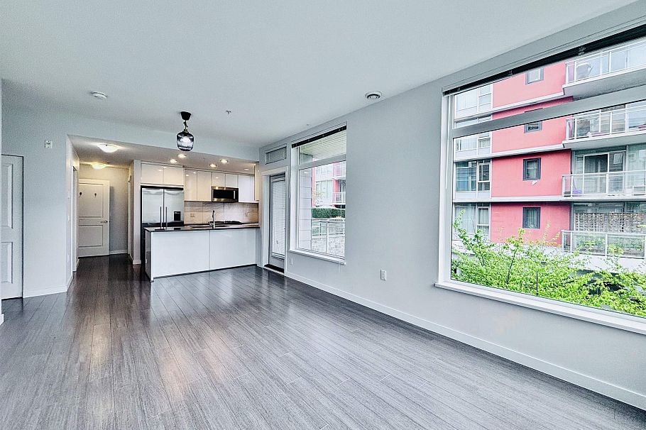 302 3263 Pierview Crescent Vancouver, BC - 1