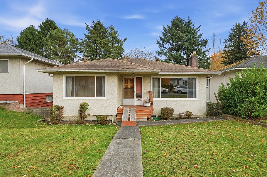5878 Argyle Street Vancouver, BC - 1