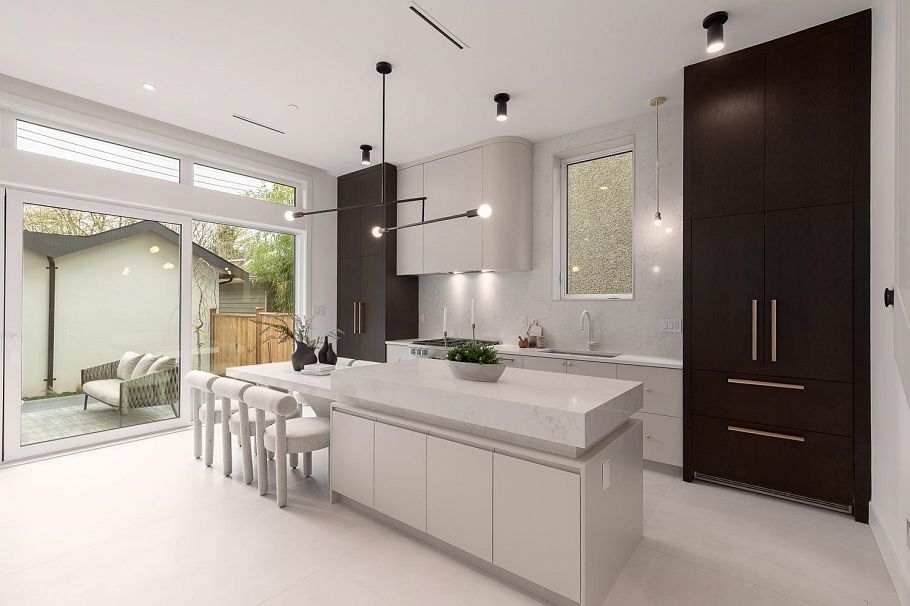 2 3617 W 12th Avenue Vancouver, BC - 4