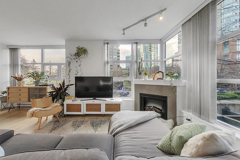 205 189 National Avenue Vancouver, BC - 6