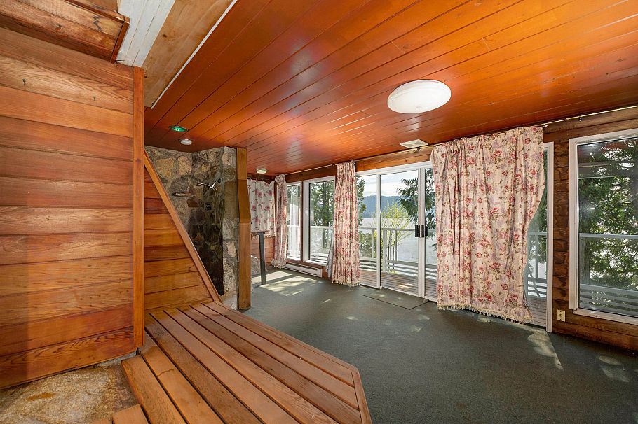 4515 Stonehaven Avenue North Vancouver, BC - 26