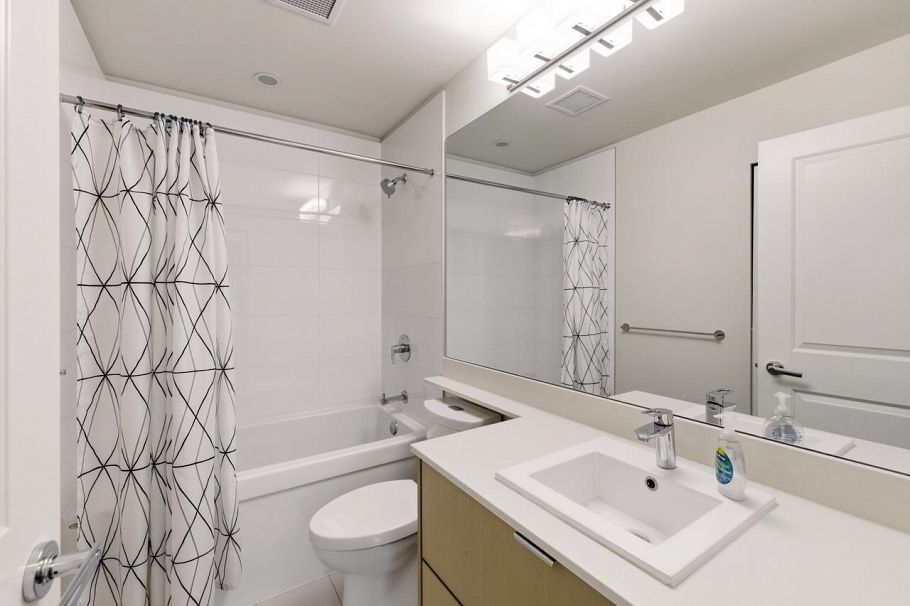 118 255 W 1st Street North Vancouver, BC - 22