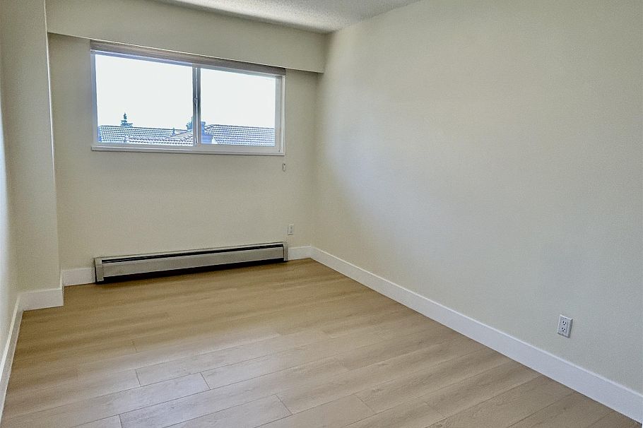 1544 W 68th Avenue Vancouver, BC - 15