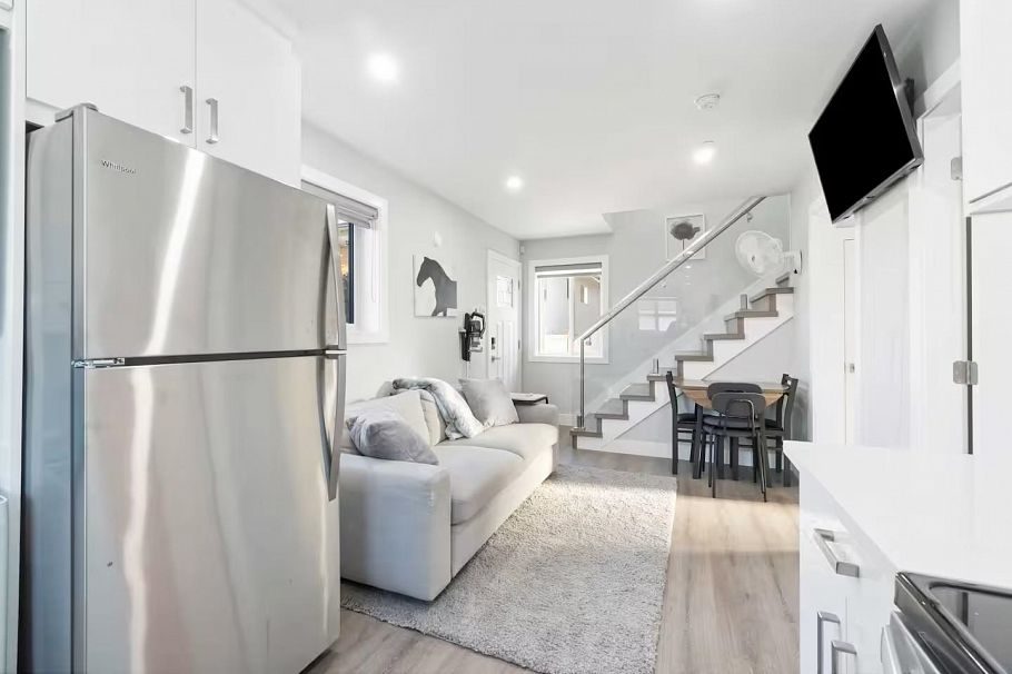 2984 Kitchener Street Vancouver, BC - 17