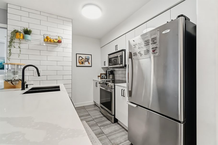 110 189 E 16th Avenue Vancouver, BC - 13