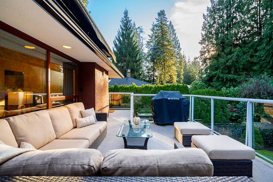 4695 Mapleridge Drive North Vancouver, BC - 2