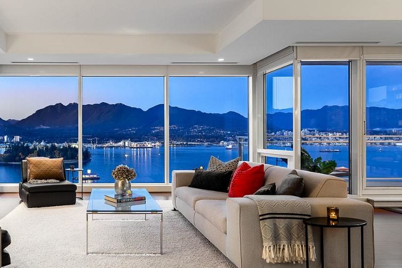 2202 1139 W Cordova Street Vancouver, BC - 1