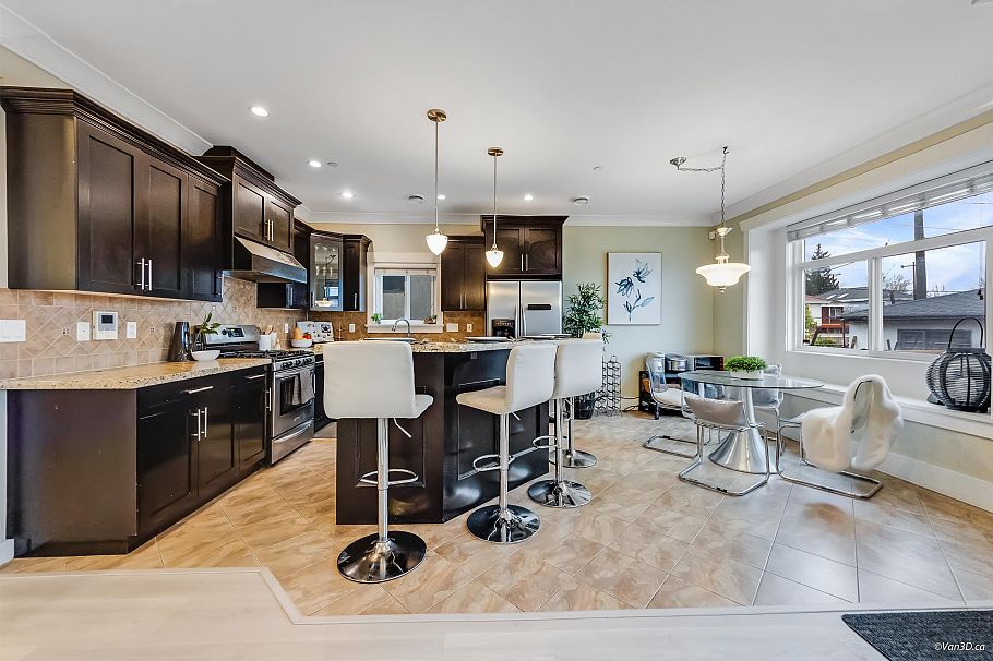 2457 E 3rd Avenue Vancouver, BC - 11