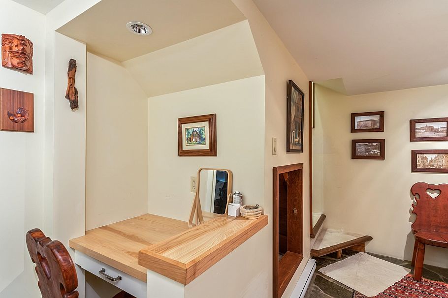 5639 White Pine Lane North Vancouver, BC - 27