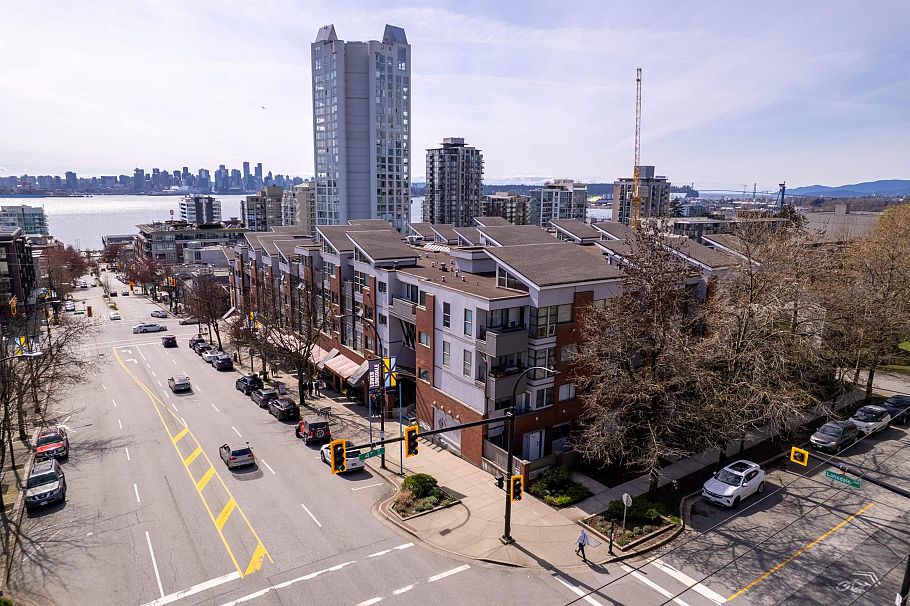 203 305 Lonsdale Avenue North Vancouver, BC - 2