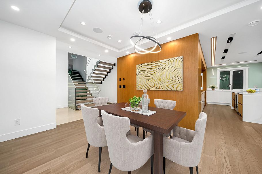 4399 Highland Boulevard North Vancouver, BC - 5