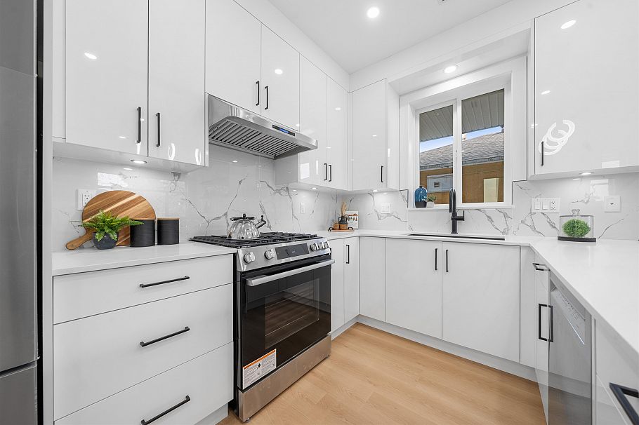 279 E 48th Avenue Vancouver, BC - 17