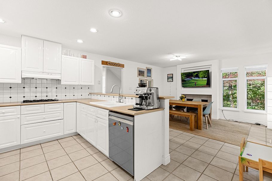 1188 Strathaven Drive North Vancouver, BC - 5