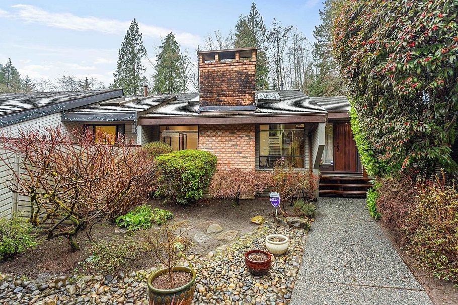 5639 White Pine Lane North Vancouver, BC - 1