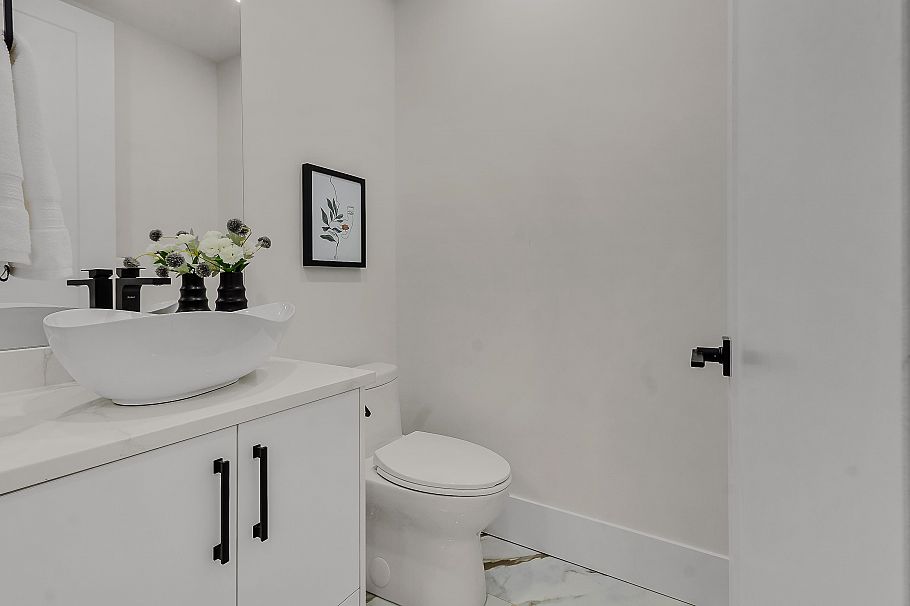 583 E 60th Avenue Vancouver, BC - 11