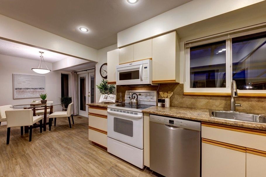 2693 Poplynn Drive North Vancouver, BC - 22