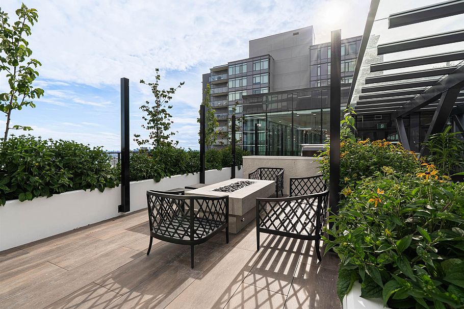 410 135 E 13th Street North Vancouver, BC - 34