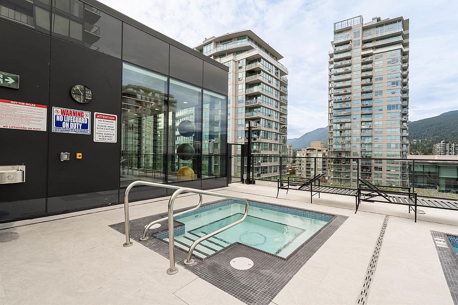 410 135 E 13th Street North Vancouver, BC - 31