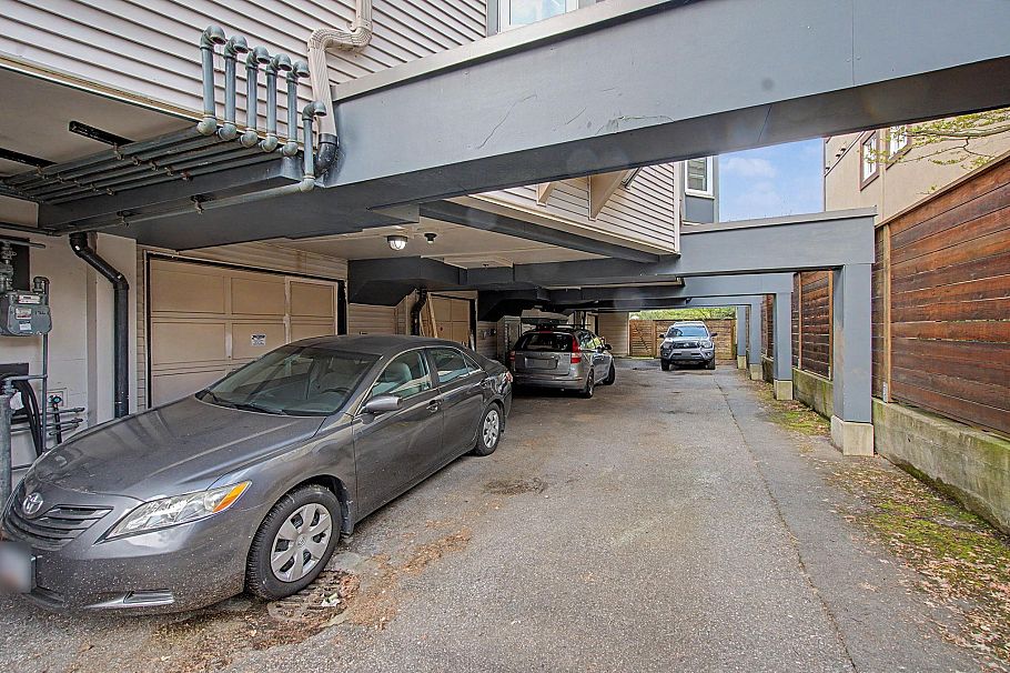 130 Lakewood Drive Vancouver, BC - 25