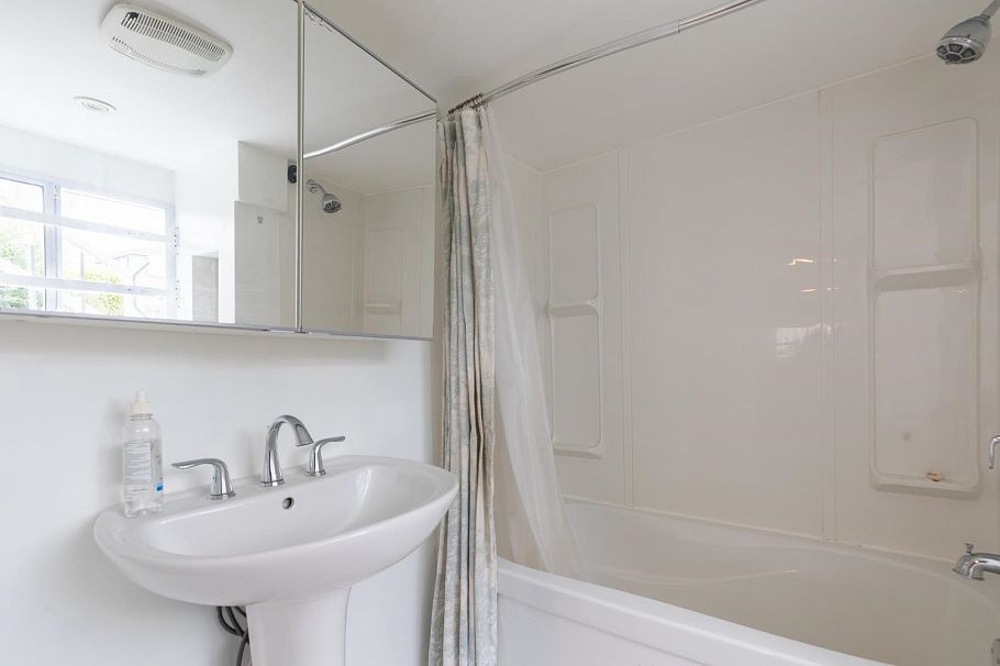 21 E 41st Avenue Vancouver, BC - 23