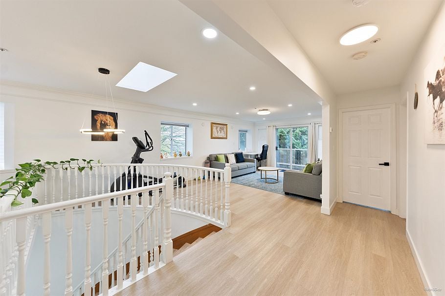 707 E 63rd Avenue Vancouver, BC - 9