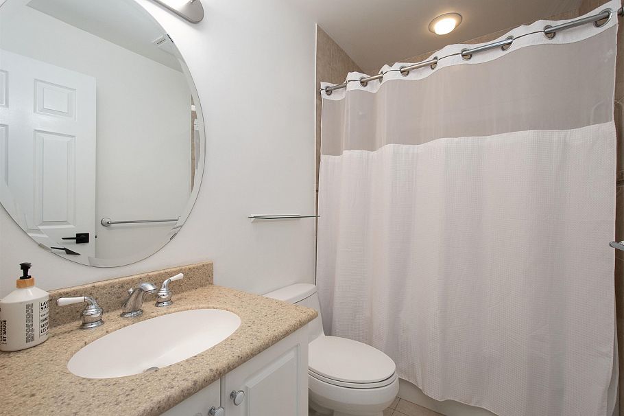 5 229 E 8th Street North Vancouver, BC - 23