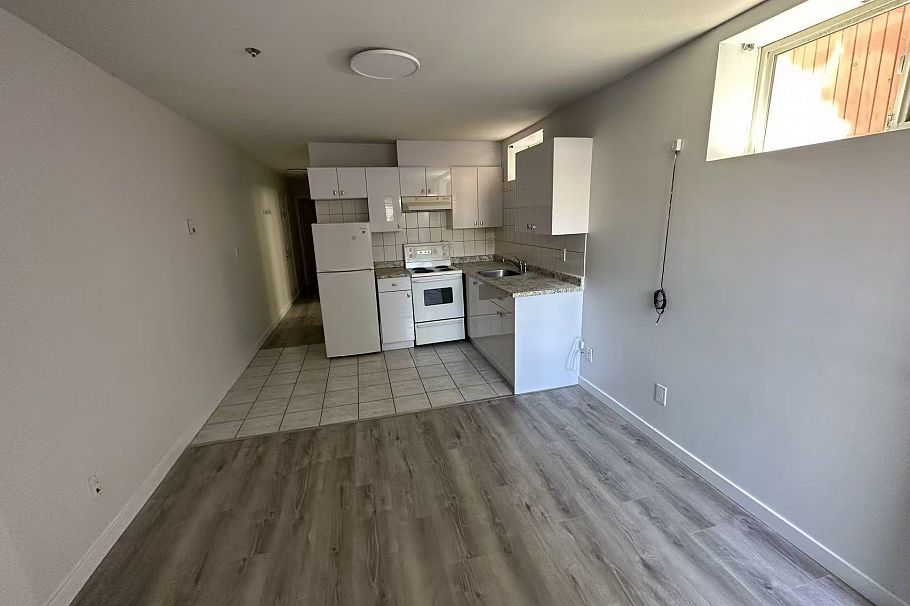 939 E 26th Avenue Vancouver, BC - 9